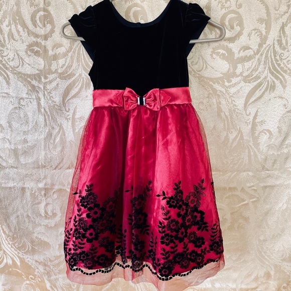 Girl Dress Black/Burgundy - Picture 2 of 12